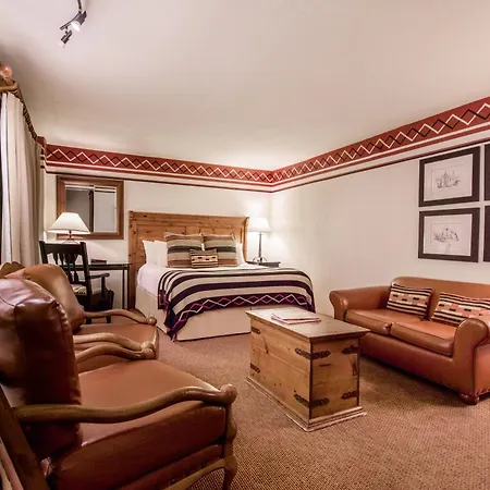 Hotel & At Loretto