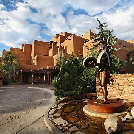 Hotel & At Loretto 4*