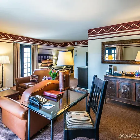 Hotel & At Loretto 4*