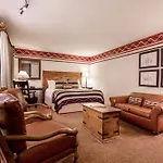 Hotel & At Loretto