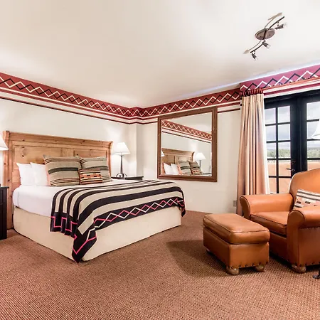 Hotel & At Loretto