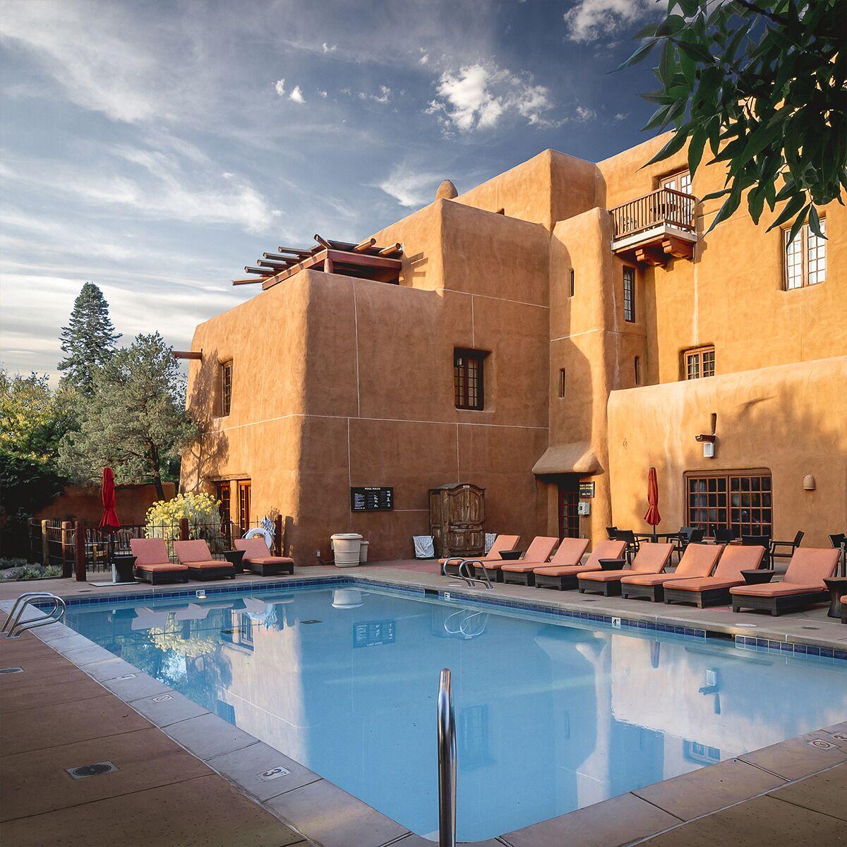 & At Loretto Hotel 4*